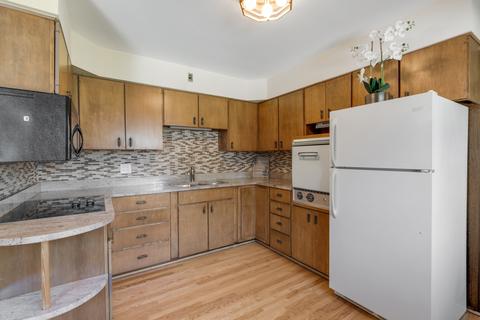 220 Mccain Ct, Des Plaines, IL 60016 photo 9