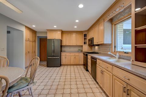 506 W 64th St, Willowbrook, IL 60527 photo 8