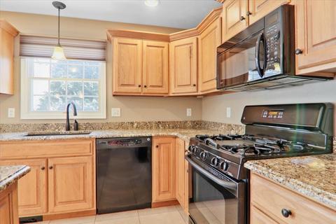 3909 Rave Rd, Bloomington, IL 61705 photo 9