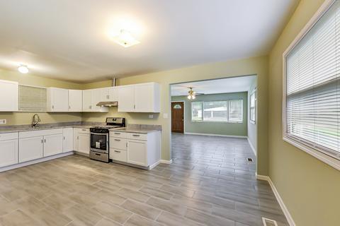 15316 Parkside Dr, Markham, IL 60428 photo 9