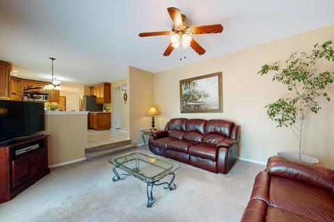 335 Wildberry Ln, Bartlett, IL 60103 photo 10