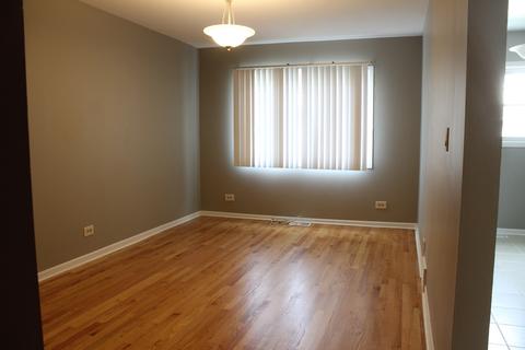 8958 Lyons St, Des Plaines, IL 60016 photo 6