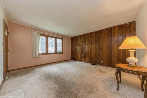 858 S Fletcher Dr, Wheeling, IL 60090 photo 2