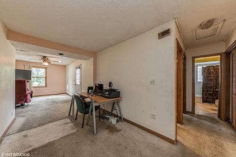 858 S Fletcher Dr, Wheeling, IL 60090 photo 5