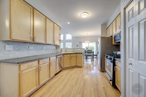 6903 Creekside Dr, Plainfield, IL 60586 photo 5