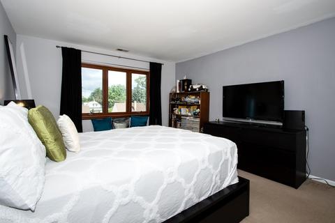 1302 E Washington St #E2, Des Plaines, IL 60016 photo 8