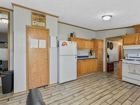 101 E Meade St, White Heath, IL 61884 photo 9