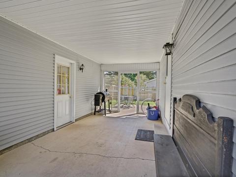 101 E Meade St, White Heath, IL 61884 photo 3