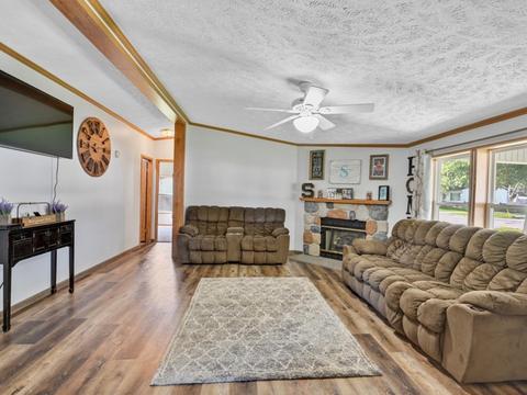 101 E Meade St, White Heath, IL 61884 photo 6