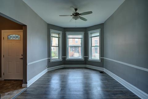 361 E 70 Pl, Chicago, IL 60637 photo 2