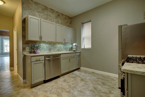 361 E 70 Pl, Chicago, IL 60637 photo 6