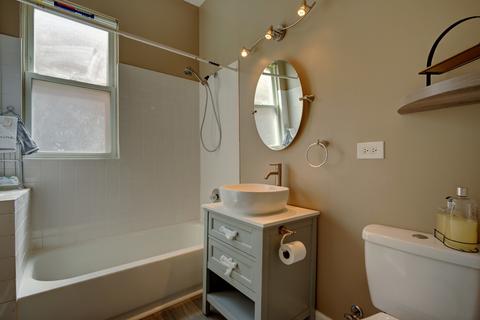 361 E 70 Pl, Chicago, IL 60637 photo 11
