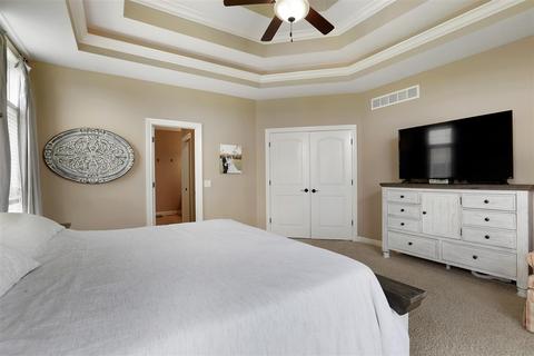 1262 Silver Oak Cir, Normal, IL 61761 photo 4