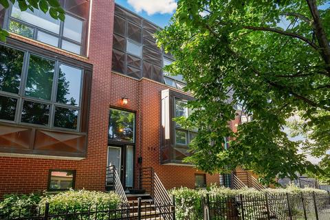 934 E 48th St, Chicago, IL 60615 photo 3