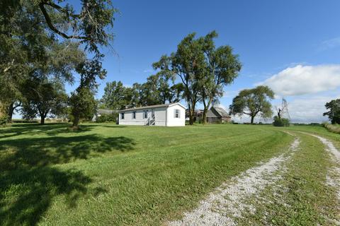 3224 E Kentucky Rd, Beecher, IL 60401 photo 2