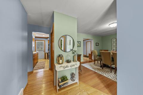 49 Old Post Rd, Montgomery, IL 60538 photo 2