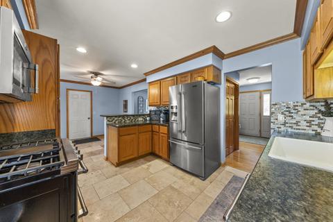 49 Old Post Rd, Montgomery, IL 60538 photo 9
