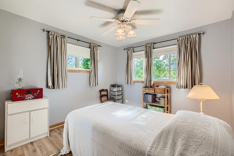 140 Illinois Blvd, Hoffman Estates, IL 60169 photo 10