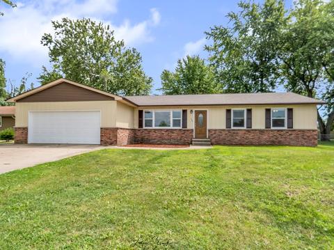 406 E Odell St, Gardner, IL 60424 photo 2