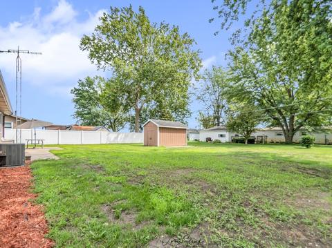 406 E Odell St, Gardner, IL 60424 photo 23