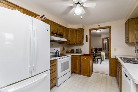 204 Hilltop Ave, Mchenry, IL 60050 photo 13