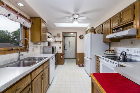204 Hilltop Ave, Mchenry, IL 60050 photo 12