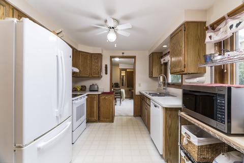 204 Hilltop Ave, Mchenry, IL 60050 photo 11