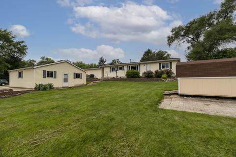 204 Hilltop Ave, Mchenry, IL 60050 photo 2
