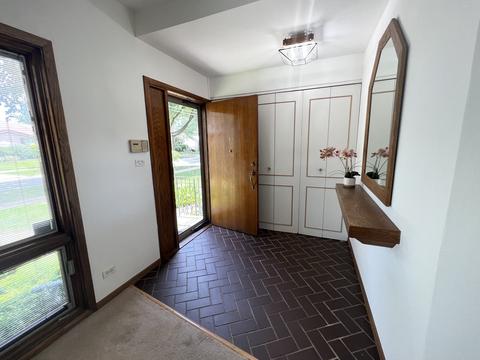 470 N 4th Ave, Des Plaines, IL 60016 photo 2