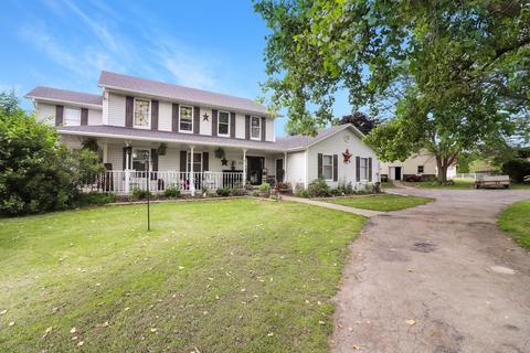 2810 Cheyenne Dr, Freeport, IL 61032 photo 1