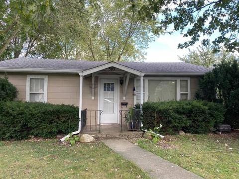 310 S Beech St, Arthur, IL 61911 photo 1