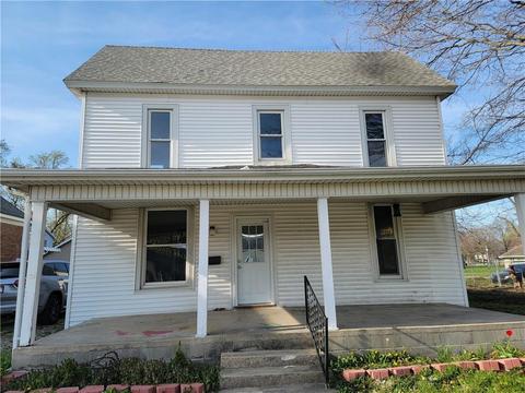 112 Jackson St, Sullivan, IL 61951 photo 1