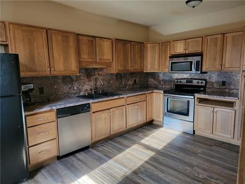 112 Jackson St, Sullivan, IL 61951 photo 2