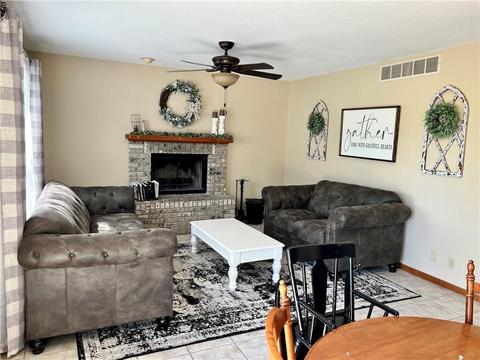 930 Pine Hill Dr, Decatur, IL 62521 photo 7