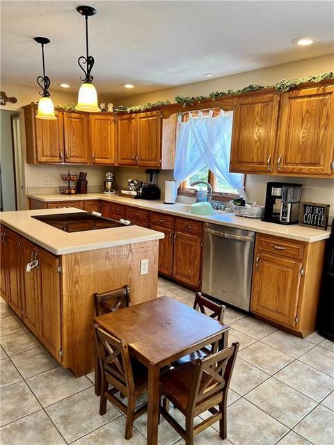 930 Pine Hill Dr, Decatur, IL 62521 photo 3