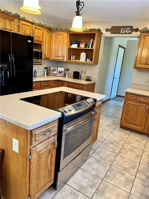 930 Pine Hill Dr, Decatur, IL 62521 photo 4