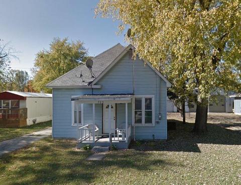 703 N Mcclellan St, Sullivan, IL 61951 photo 1