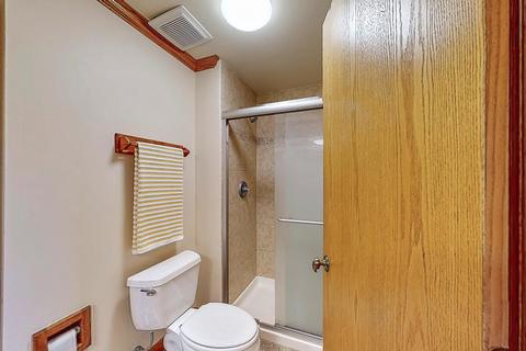 339 Munroe Cir, Des Plaines, IL 60016 photo 22