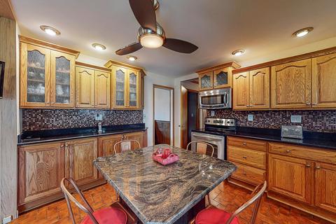 339 Munroe Cir, Des Plaines, IL 60016 photo 14