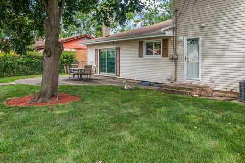 339 Munroe Cir, Des Plaines, IL 60016 photo 31