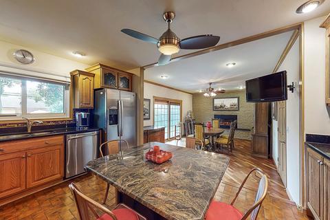 339 Munroe Cir, Des Plaines, IL 60016 photo 12