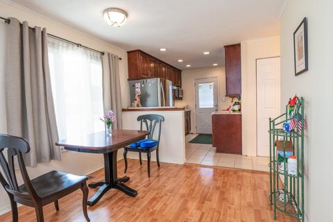 388 Marvin Pl, Wheeling, IL 60090 photo 5