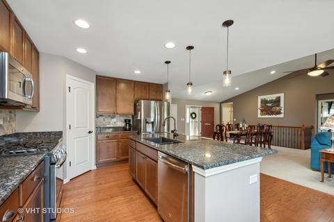 1132 Kingsmill Dr, Algonquin, IL 60102 photo 4