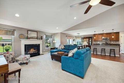 1132 Kingsmill Dr, Algonquin, IL 60102 photo 3