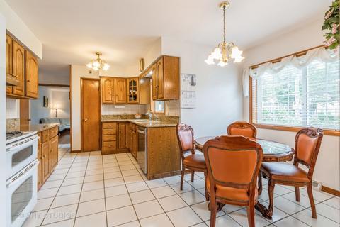 368 Debra Dr, Des Plaines, IL 60016 photo 3