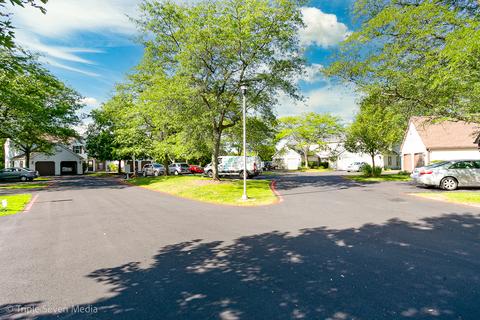 2447 Devonshire Ct, Aurora, IL 60502 photo 21