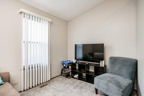 2447 Devonshire Ct, Aurora, IL 60502 photo 11
