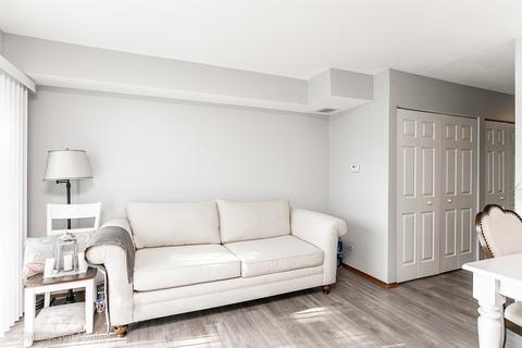 2447 Devonshire Ct, Aurora, IL 60502 photo 7