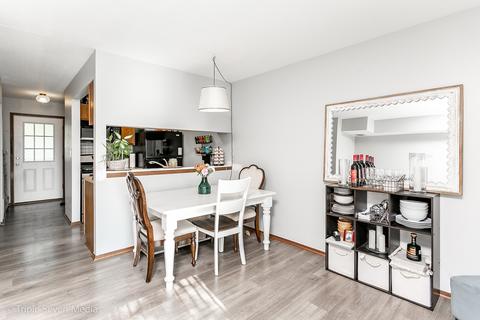 2447 Devonshire Ct, Aurora, IL 60502 photo 10