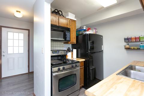 2447 Devonshire Ct, Aurora, IL 60502 photo 5